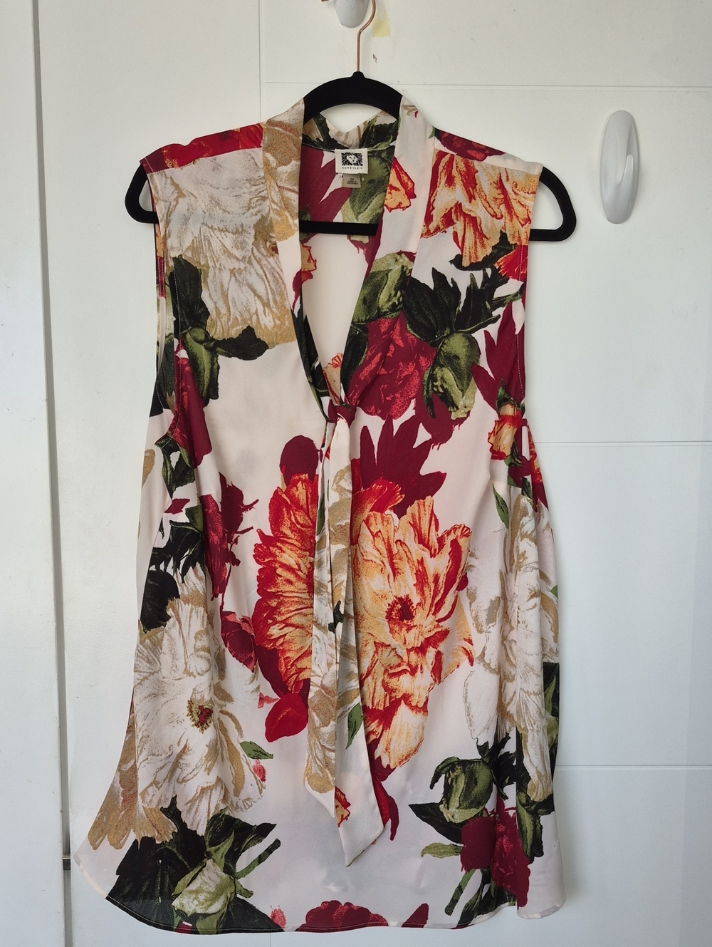 Anne Klein Cream Floral Tie-Neck Sleeveless Blouse with Red & Green